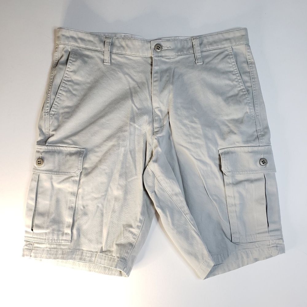 Dockers Shorts Mens sz 33 Beige Off-white Flat Front Cargo Chino Cotton Exellent
